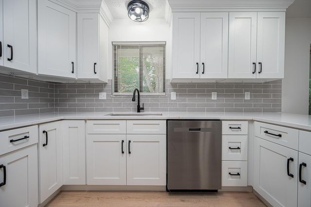 260 Old Coach Place, Canal Winchester, OH 43110
