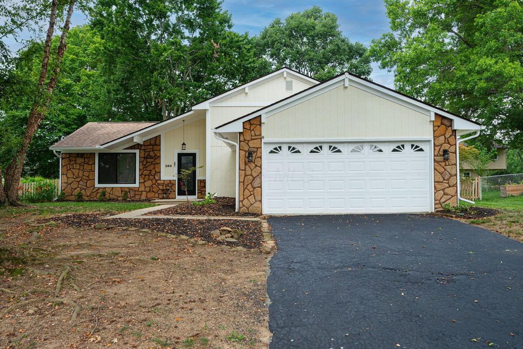 260 Old Coach Place, Canal Winchester, OH 43110