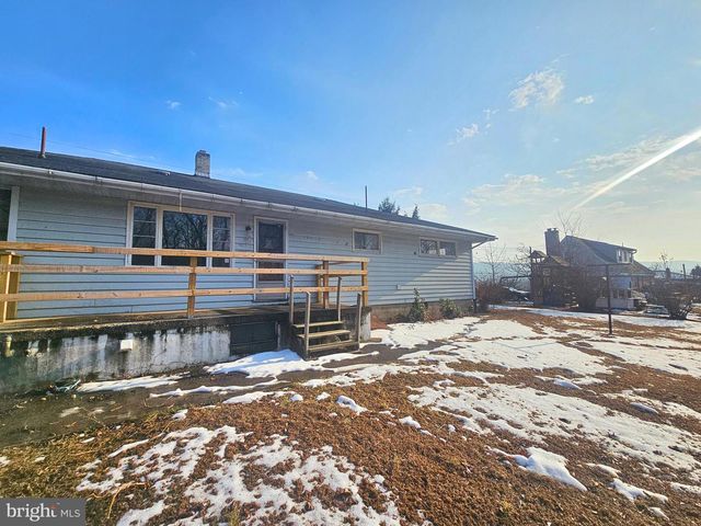 26 EISENHOWER BLVD, Duncannon, PA 17020