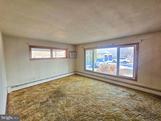 26 EISENHOWER BLVD, Duncannon, PA 17020