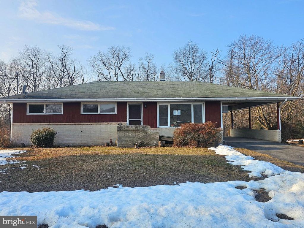 26 EISENHOWER BLVD, Duncannon, PA 17020