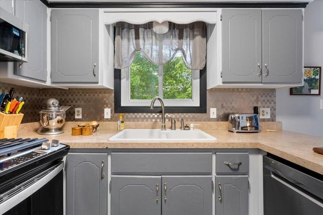 11902 Wisconsin Avenue N, Champlin, MN 55316
