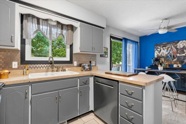 11902 Wisconsin Avenue N, Champlin, MN 55316