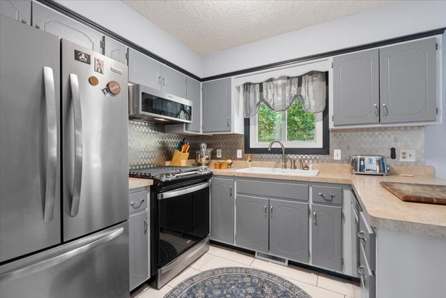 11902 Wisconsin Avenue N, Champlin, MN 55316