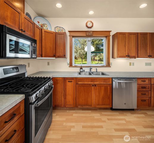 23419 107th Avenue SW, Vashon, WA 98070