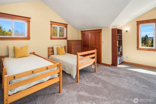 23419 107th Avenue SW, Vashon, WA 98070