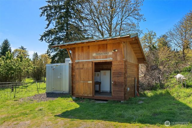 23419 107th Avenue SW, Vashon, WA 98070