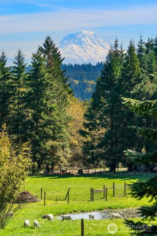 23419 107th Avenue SW, Vashon, WA 98070