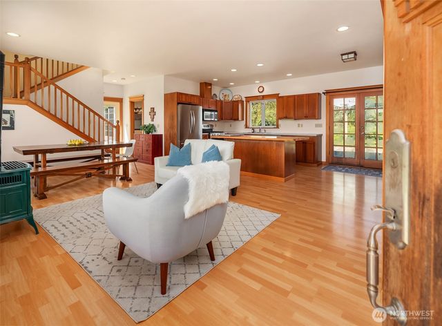 23419 107th Avenue SW, Vashon, WA 98070