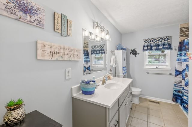 1107 Wilson Ave, Tullahoma, TN 37388