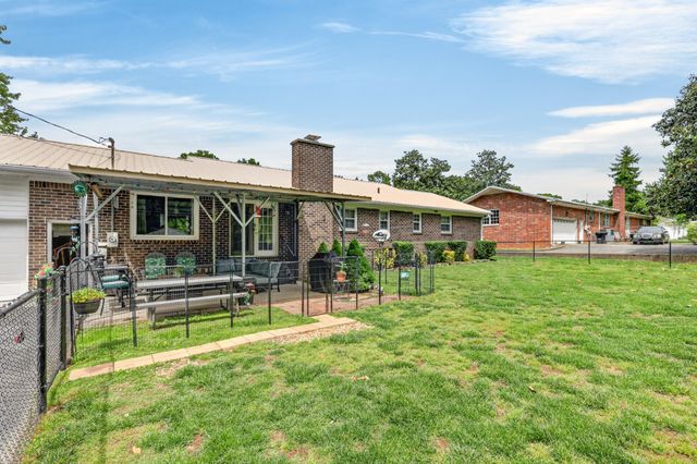 1107 Wilson Ave, Tullahoma, TN 37388