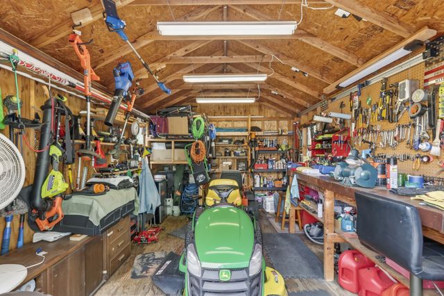 1107 Wilson Ave, Tullahoma, TN 37388