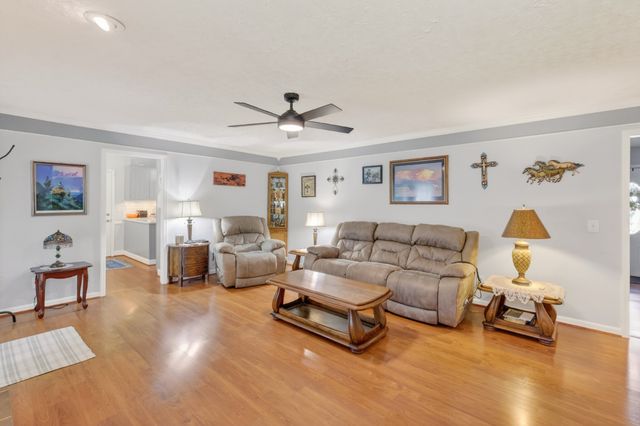 1107 Wilson Ave, Tullahoma, TN 37388