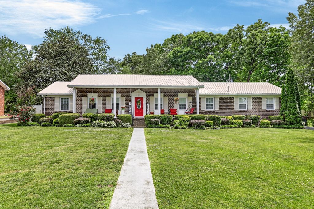 1107 Wilson Ave, Tullahoma, TN 37388