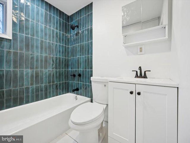 2253 DELHI ST, Philadelphia, PA 19133