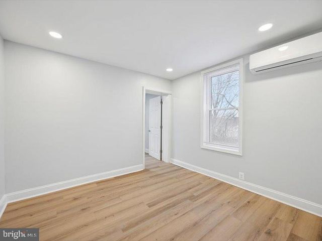 2253 DELHI ST, Philadelphia, PA 19133