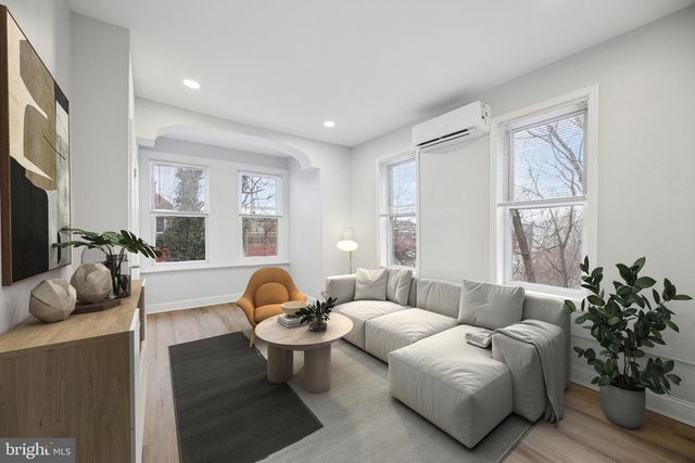 2253 DELHI ST, Philadelphia, PA 19133