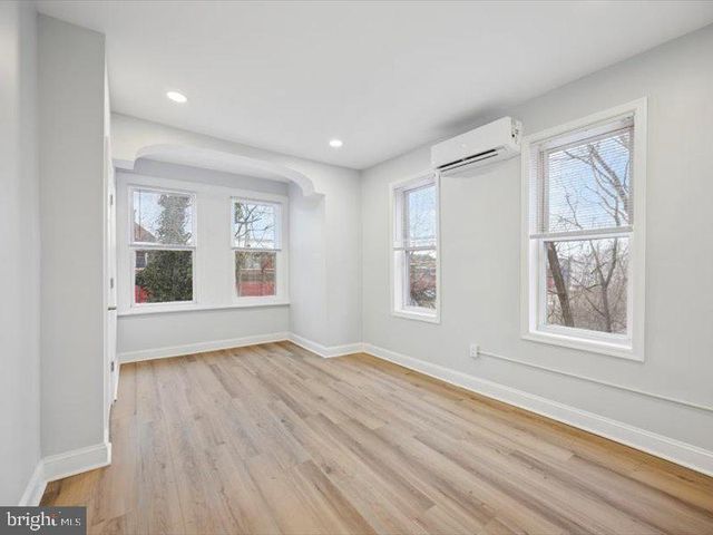 2253 DELHI ST, Philadelphia, PA 19133