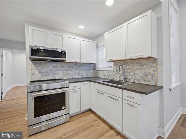 2253 DELHI ST, Philadelphia, PA 19133