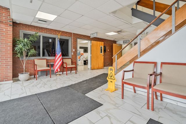 235 Chestnut St, Springfield, MA 01103