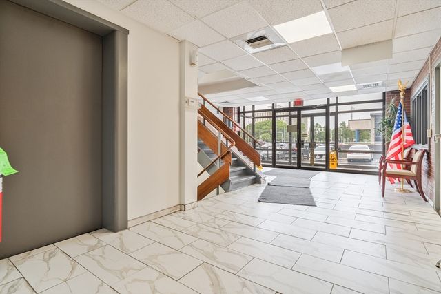 235 Chestnut St, Springfield, MA 01103