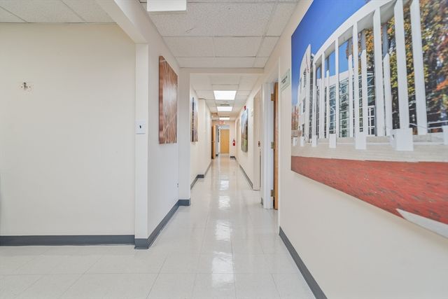 235 Chestnut St, Springfield, MA 01103