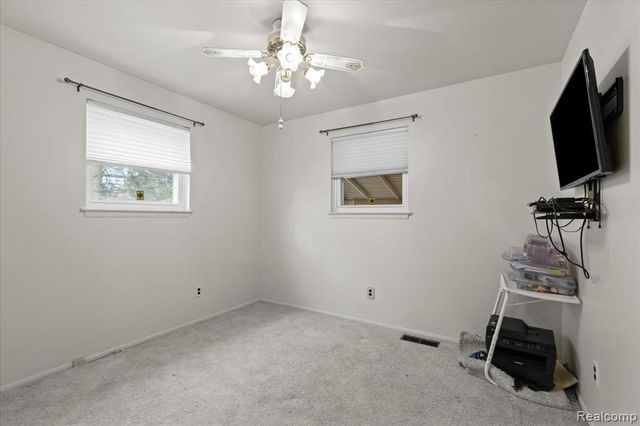 2091 Morris Avenue, Lincoln Park, MI 48146