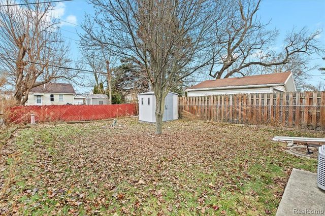 2091 Morris Avenue, Lincoln Park, MI 48146