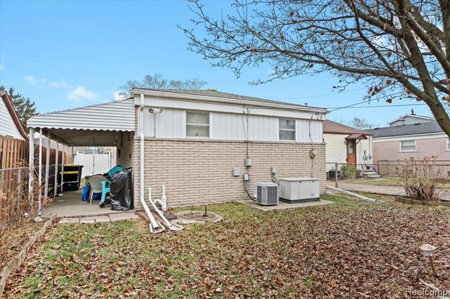 2091 Morris Avenue, Lincoln Park, MI 48146