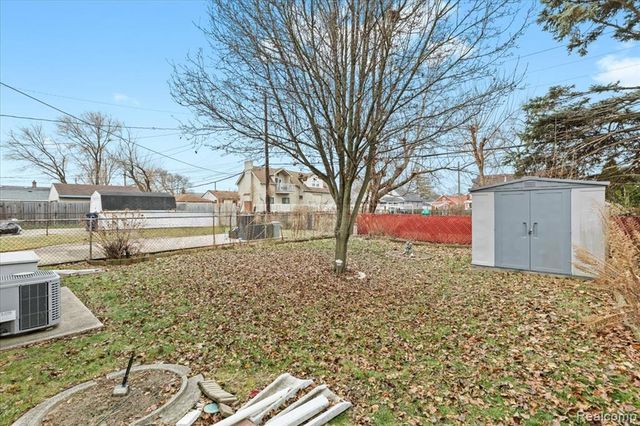 2091 Morris Avenue, Lincoln Park, MI 48146