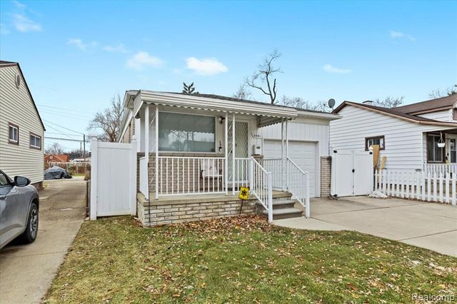2091 Morris Avenue, Lincoln Park, MI 48146