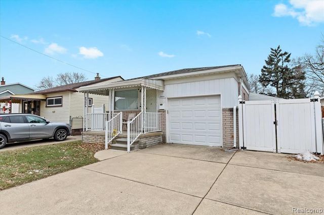 2091 Morris Avenue, Lincoln Park, MI 48146