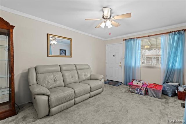 2091 Morris Avenue, Lincoln Park, MI 48146