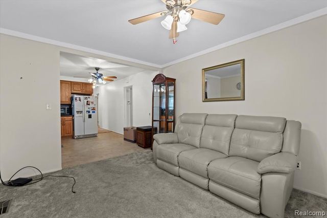 2091 Morris Avenue, Lincoln Park, MI 48146