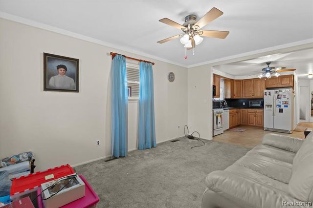 2091 Morris Avenue, Lincoln Park, MI 48146