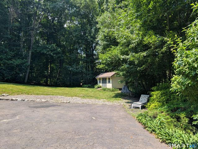 32 Shari Drive, Seymour, CT 06483
