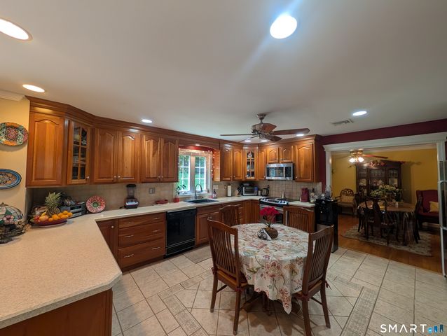 32 Shari Drive, Seymour, CT 06483