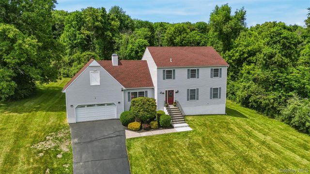 41 Saddle Ridge Drive, Hopewell Junction, NY 12533