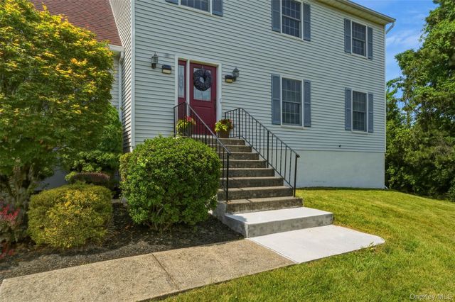 41 Saddle Ridge Drive, Hopewell Junction, NY 12533