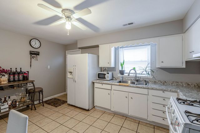 5122 W 30th Place, Cicero, IL 60804