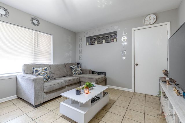 5122 W 30th Place, Cicero, IL 60804