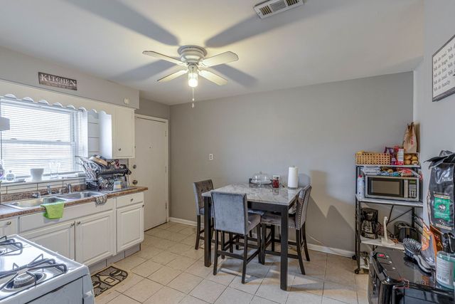 5122 W 30th Place, Cicero, IL 60804