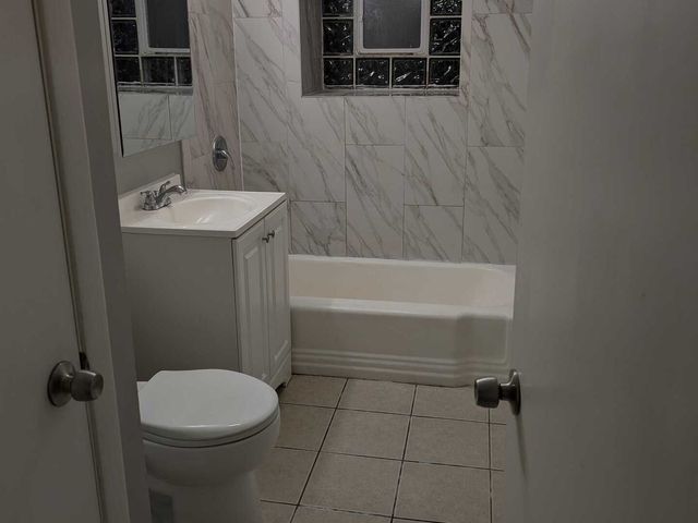 5122 W 30th Place, Cicero, IL 60804