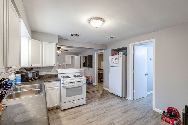 5122 W 30th Place, Cicero, IL 60804