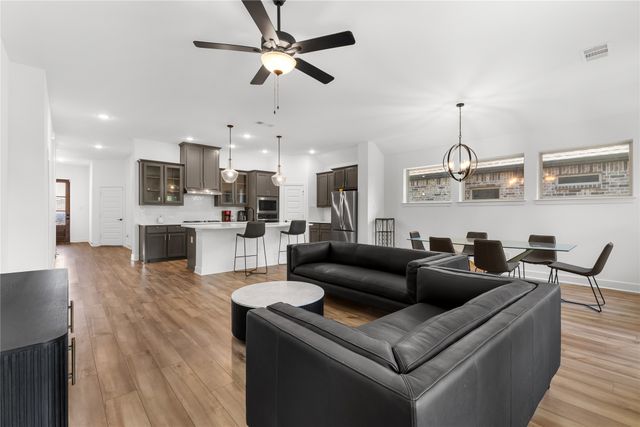 8608 Spindletop Drive, Fort Worth, TX 76120