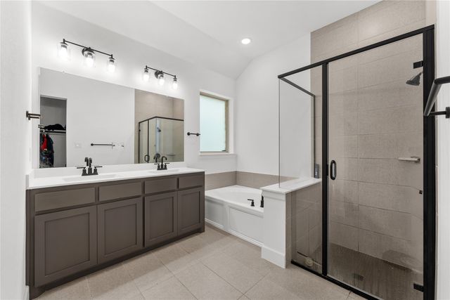 8608 Spindletop Drive, Fort Worth, TX 76120