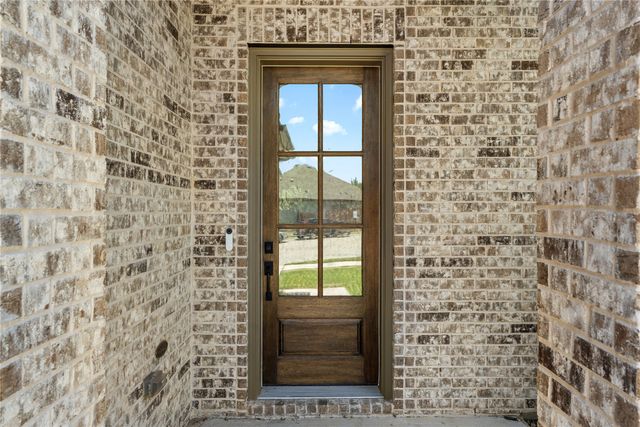 8608 Spindletop Drive, Fort Worth, TX 76120