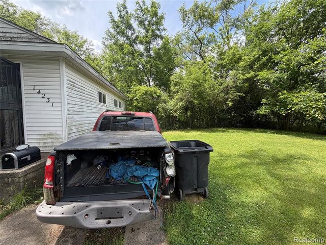 14231 Kentfield Street, Detroit, MI 48223