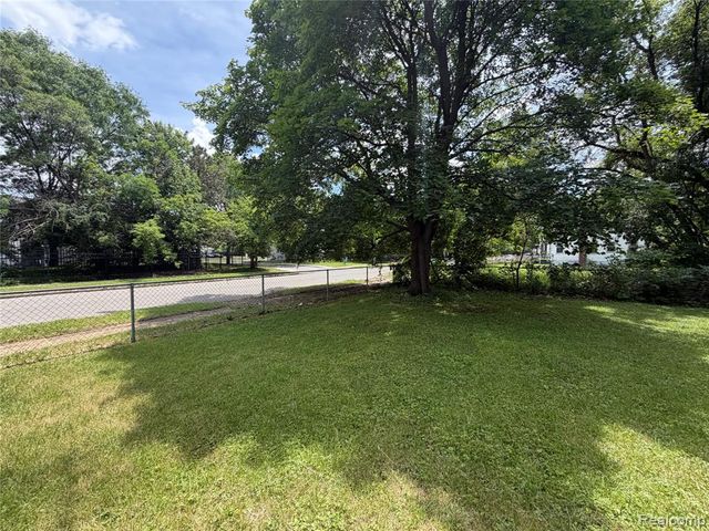 14231 Kentfield Street, Detroit, MI 48223