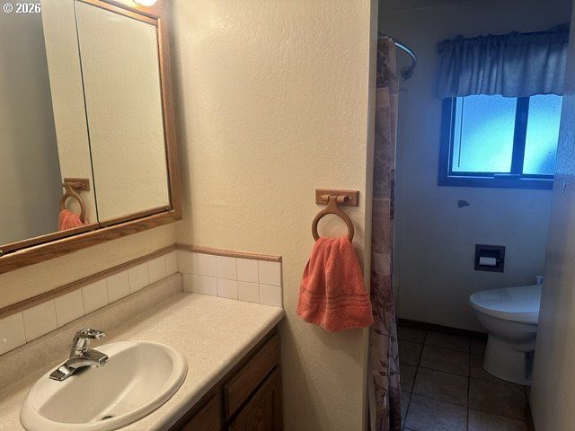 1646 OAK St, North Bend, OR 97459